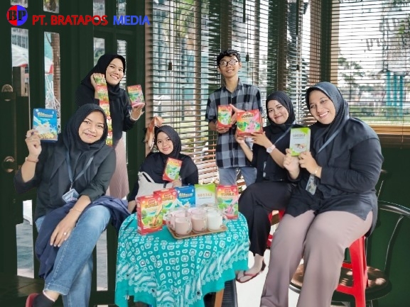 Tingkatkan Omset UMKM, Mahasiswa UNIMMA Bimbing Digital Marketing Warga Mertoyudan