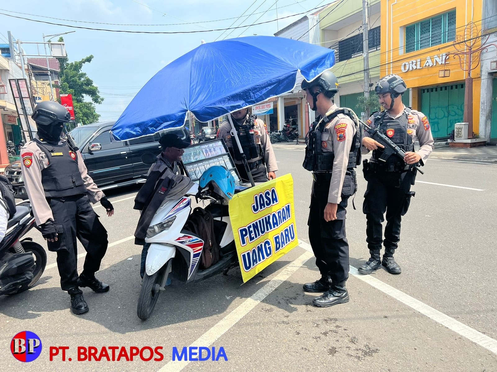 Polres Kudus Cek Jasa Penukaran Uang di Pinggir Jalan Jelang Idul Fitri 2024