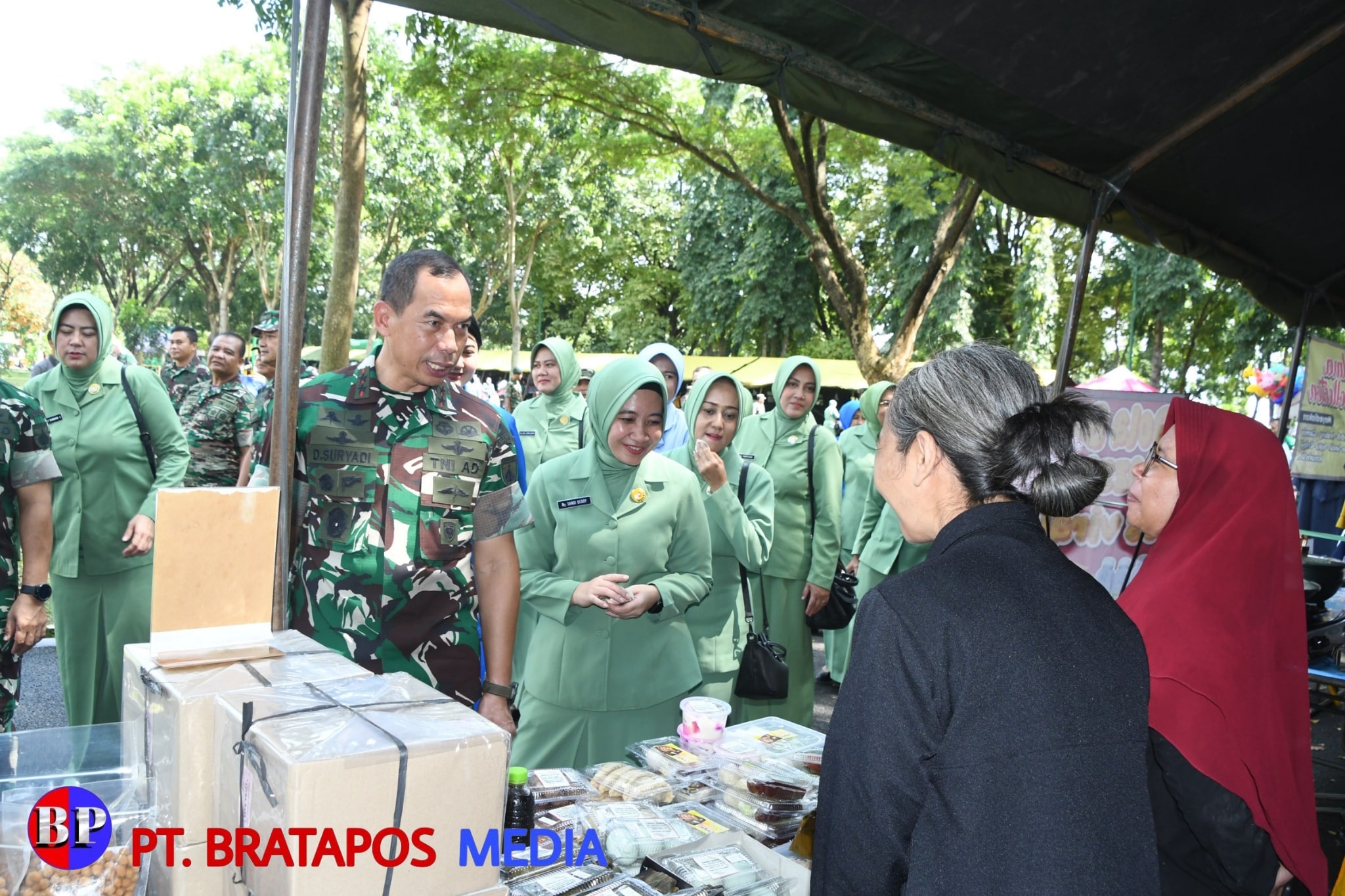 Bazar Murah Kodam IV/Diponegoro Penuhi Kebutuhan Pokok Sandang Pangan Prajurit dan Masyarakat
