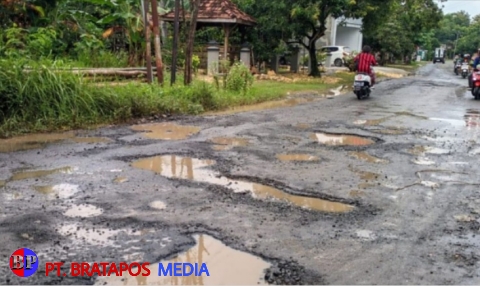 Virall, Jalan di Pati Rusak Belum Ada Perbaikan