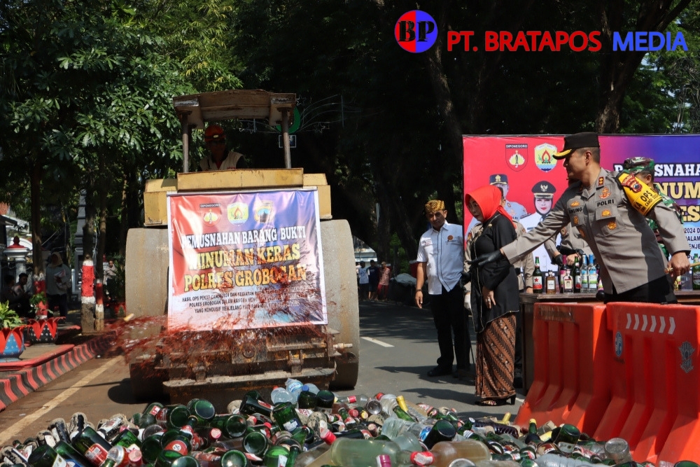 Polres Grobogan Musnahkan Ribuan Botol Miras Jelang Idul Fitri