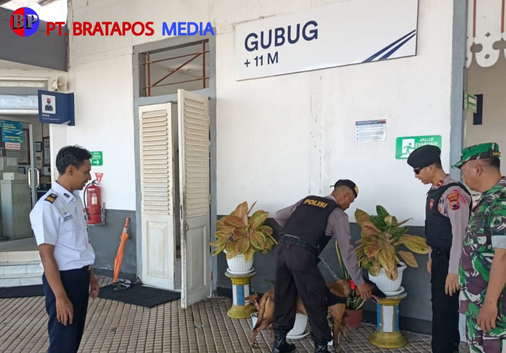 Sat Samapta Polres Grobogan Lakukan Sterilisasi Fasilitas Umum Jelang Lebaran 1445 H