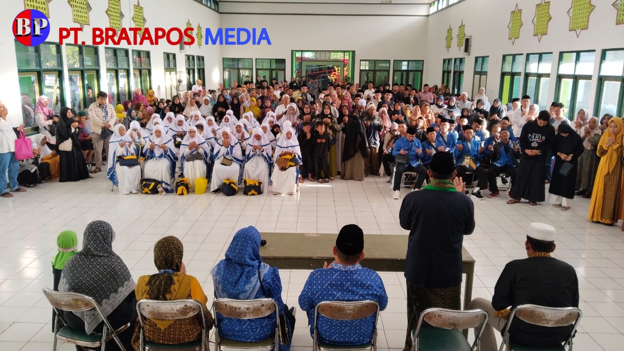 Arminareka Perdana 011 Kendal Kuatkan Jejaring Keagenan, Tim Listya Berangkatkan Jama'ah Umrah dari Temanggung