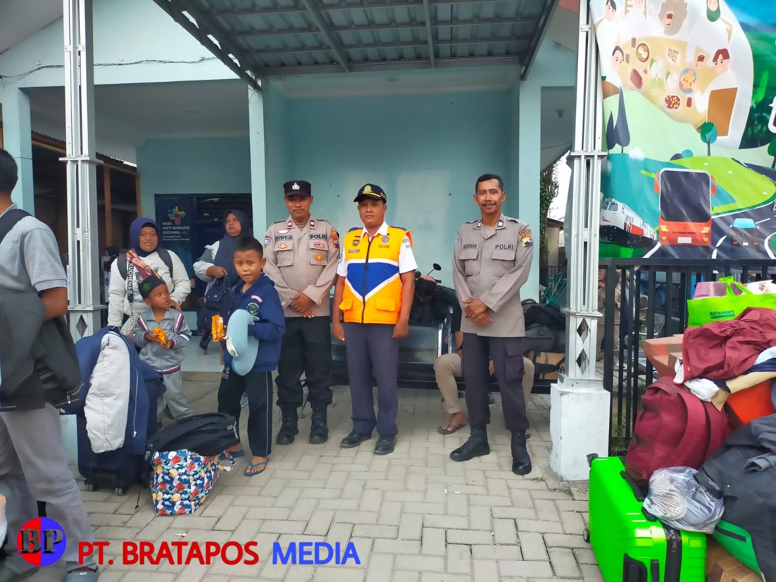 H+6 Arus Balik, Satuan Binmas Polres Blora Sambangi Terminal Sampaikan Pesan Kamtibmas