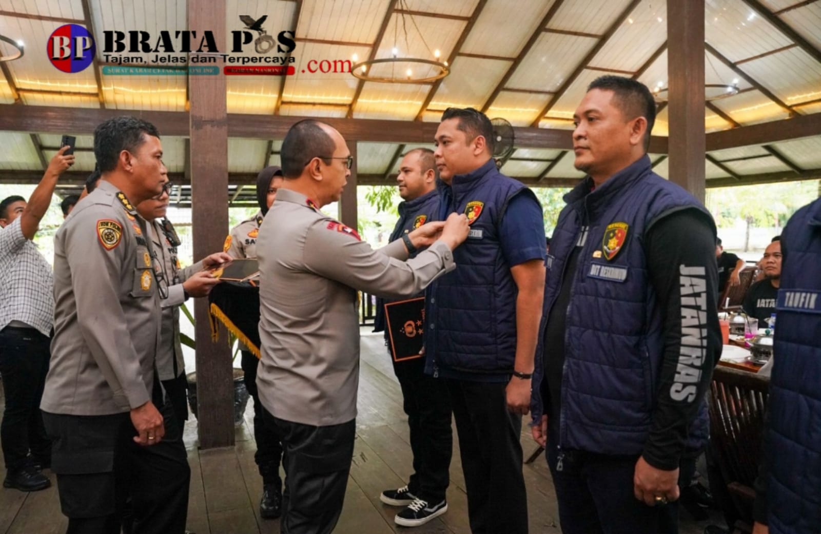 Kapolda berikan Apresiasi dan PIN Emas Buat Polisi, Sukses Ungkap Pembunuhan Sadis Dalam Waktu 1 X 24 Jam