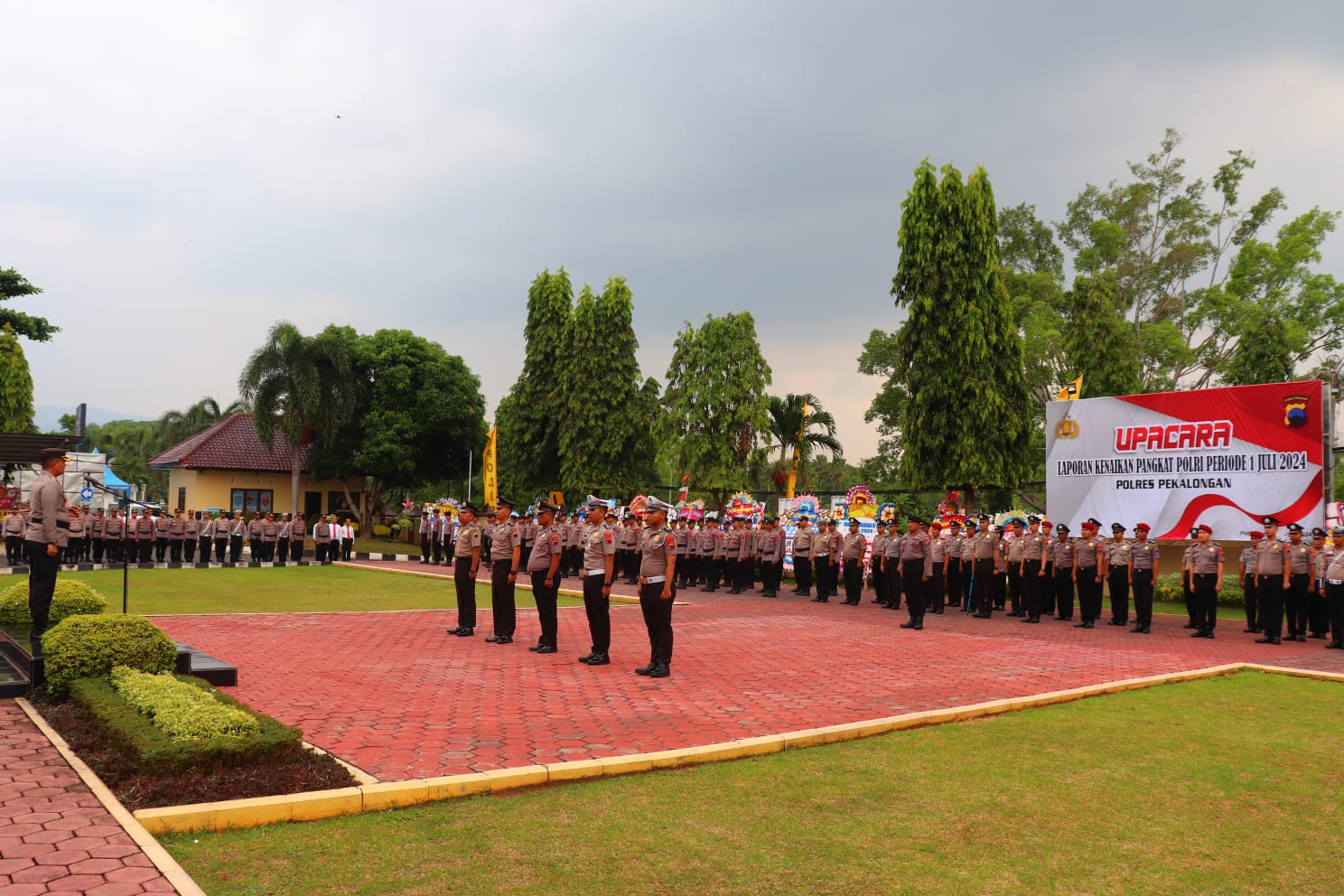 32 Personil Bintara Polres Pekalongan Dapatkan Kenaikan Pangkat