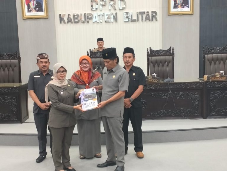 DPRD Kabupaten Blitar Gelar Paripurna Ranperda Tentang RPJPD Tahun 2025-2045
