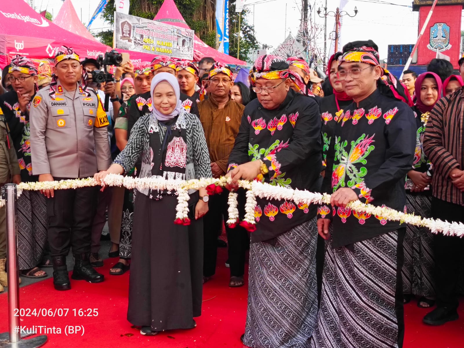 Buka Bazar Djadoel 2024, Wali Kota Blitar: Momentum IKM/UMKM Mengenalkan Produk-produknya
