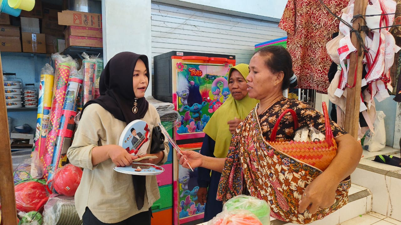 Terus Blusukan Relawan Mas Dar Tampung Aspirasi Pedagang