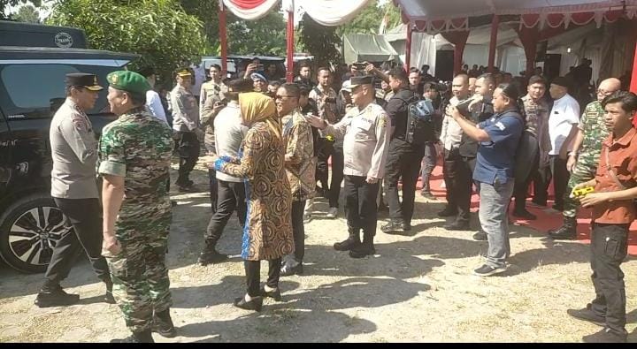 Bupati Grobogan Bersama Alumni AKBRI Tahun 1989 Gelar Baksos di Ponpes Mazroatul Huda Bugel Godong
