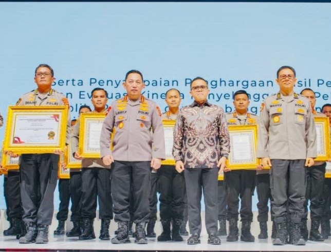 Tinta Emas Kembali Ditorehkan Polda Sumsel, Raih Penghargaan Reformasi Birokrasi Polri WBK WBBM Pada Musrenbang Polri 2024