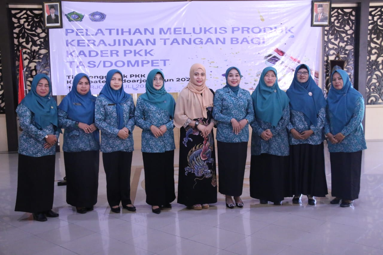 dr. Sriatun Berharap Perempuan di Sidoarjo Dapat Membantu Meningkatkan Ekonomi Keluarga