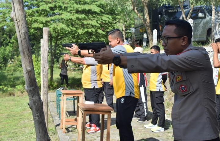 Polres Demak Gelar Latihan Menembak, Ini Tujuannya