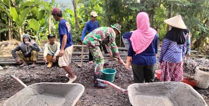Kepedulian Koramil Nogosari Bantu Bangun Infrastruktur Desa