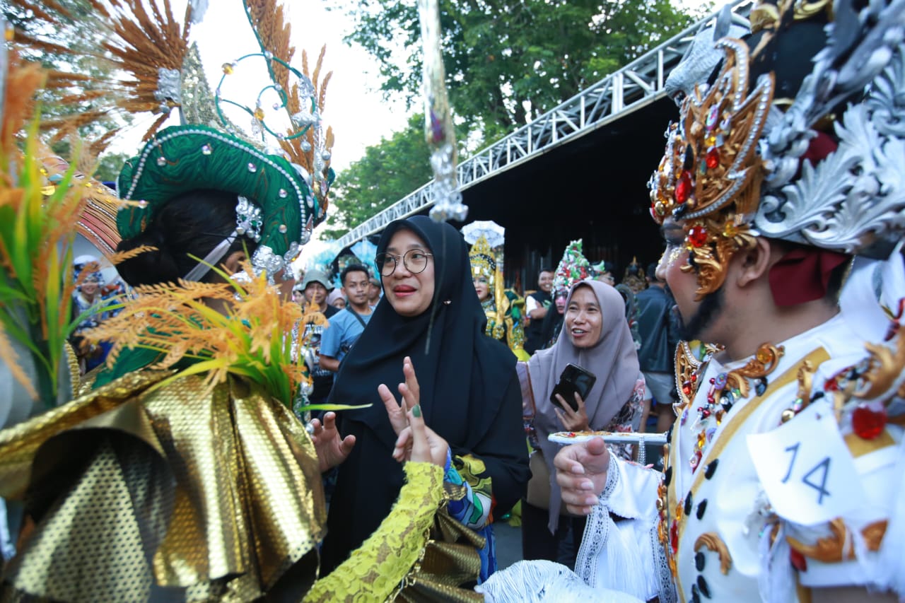 Jelang Perhelatan "Banyuwangi Etno Carnival", Bupati Ipuk Suntik Semangat Para Talent