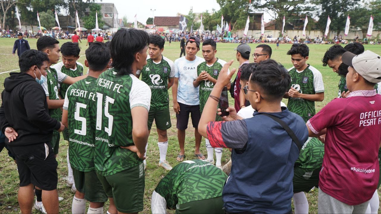 Babak 8 Besar, Pertandingan Turnamen Sepak Bola "Bupati Cup" Makin Seru.!!