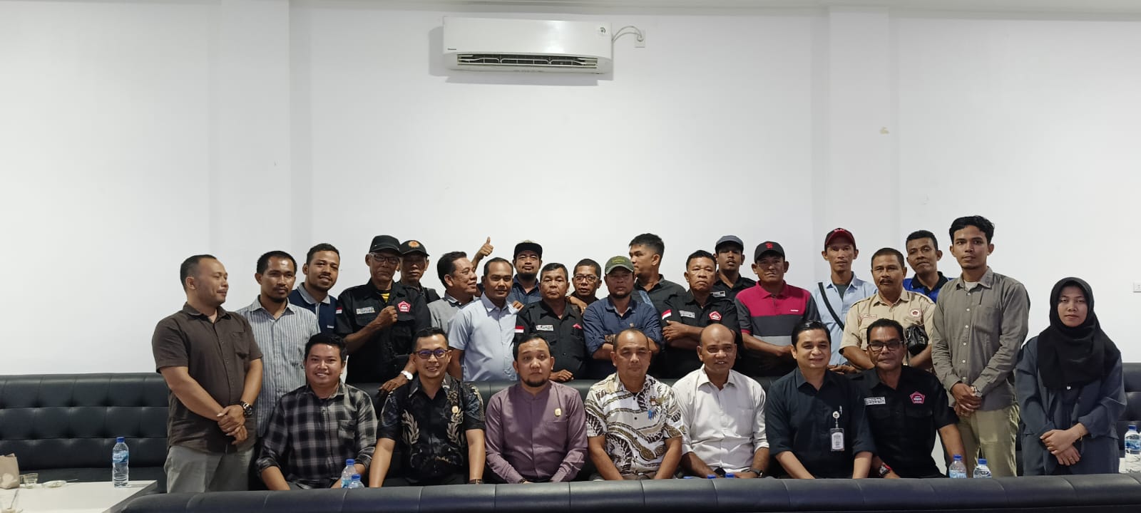 Jelang Pilkada KIP Nagan Raya Temu Ramah Dengan Sejumlah  Jurnalis Di Caffe JK