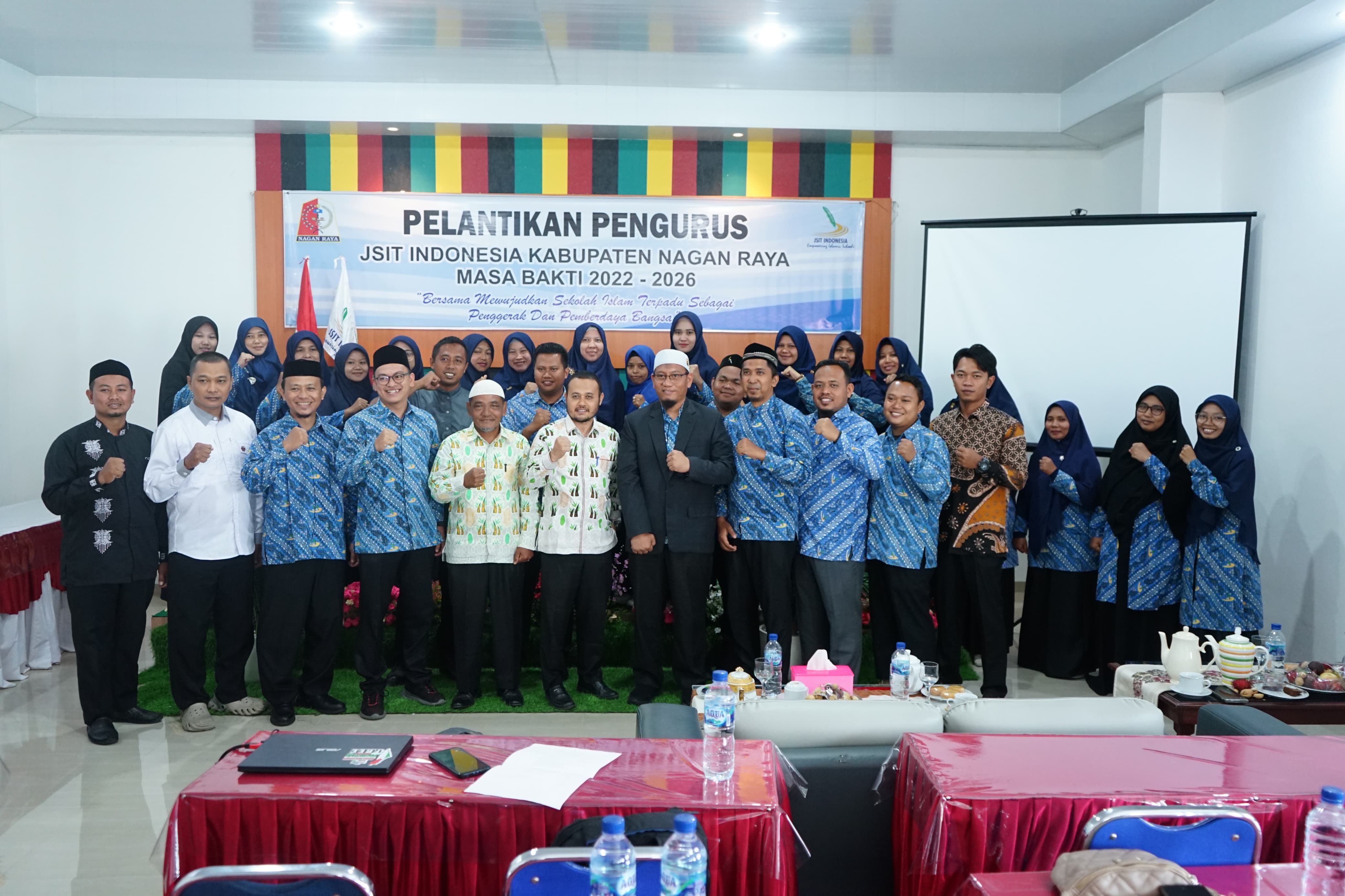 Pj.Bupati Nagan Raya Fitrany Farhas Mewakili Asisten Pemerintahan Menghadiri Pelantikan Pengurus Jaringan Sekolah Islam