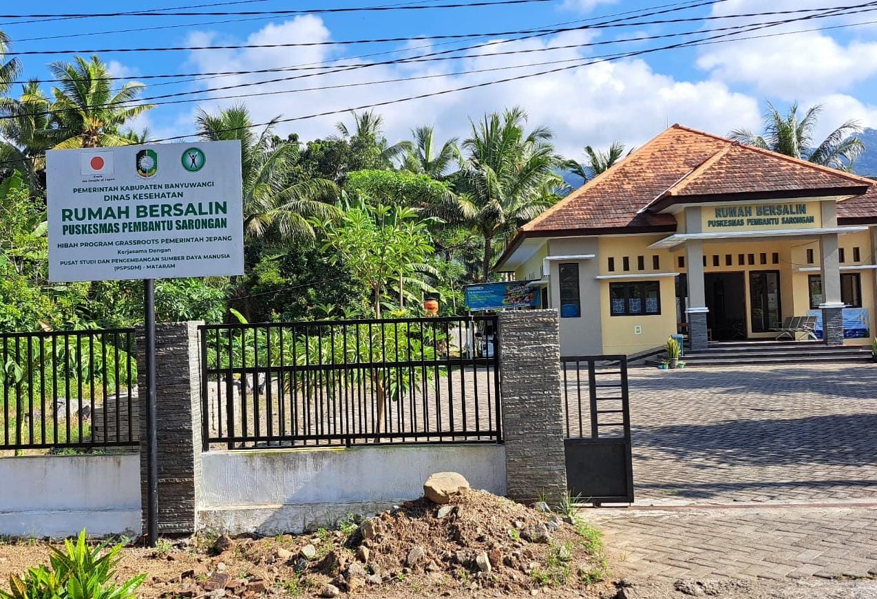 Maju dari HPL, Seorang Ibu Melahirkan Didalam Mobil di Depan RB Sarongan