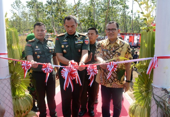 Kodam IV/Diponegoro Kembali Persembahkan “Jembatan Gantung Merah Putih” Untuk Rakyat