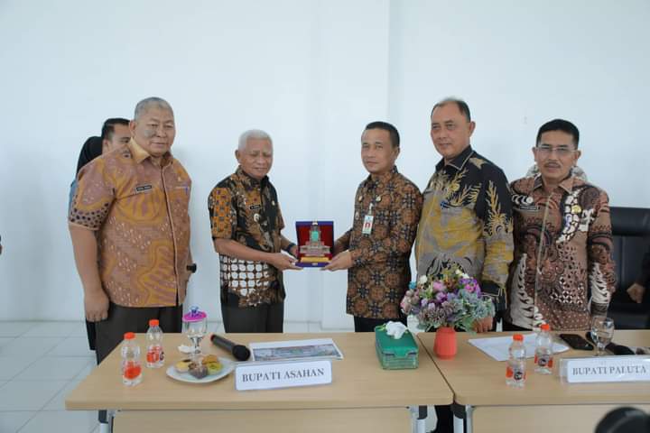 Bupati Asahan Sambut Pj Bupati Paluta