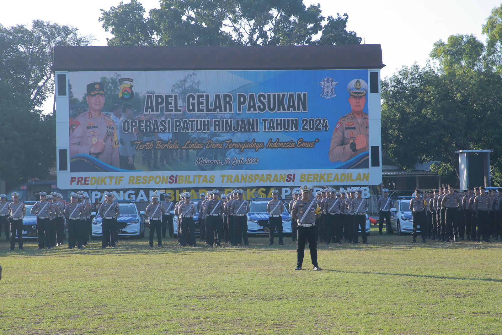Polresta Mataram Hadir Ikut Apel Gelar Pasukan Operasi Patuh Rinjani 2024 Di Lapangan Bharadaksa Polda NTB