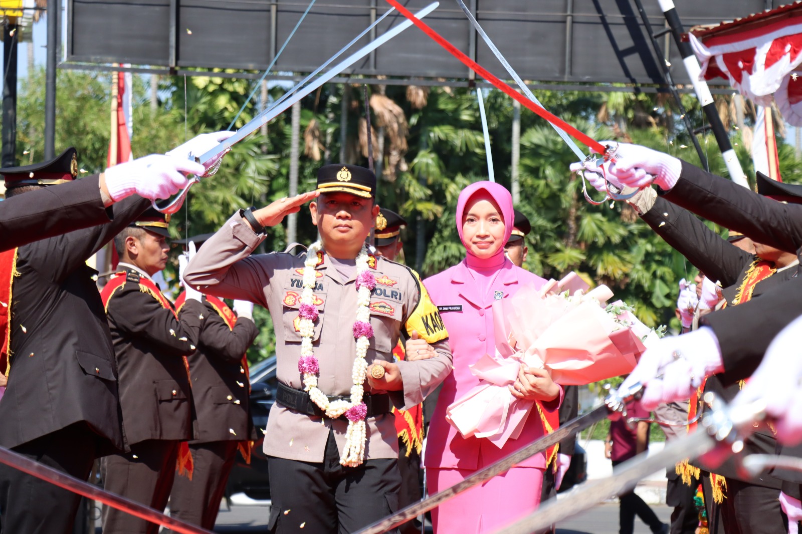 Gerbang Pora Warnai Tradisi Penyambutan Kapolres Pekalongan Kota