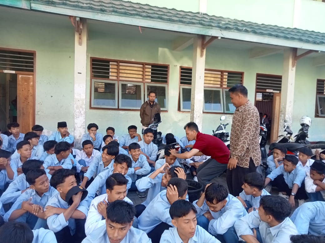 Kegiatan Penertiban tentang Nilai dan Norma di Madrasah Aliyah ponpes Tarbiyatul Mustafid Baturimpang Desa Badrain Narmada