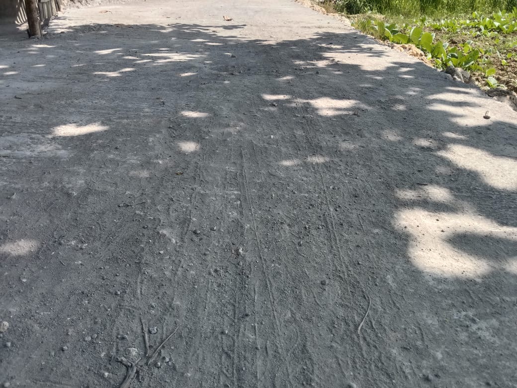 Rabat Beton Berantakan Tanpa Adanya Prasasti Didesa Pangilen, Terindikasi Sarat Penyimpangan
