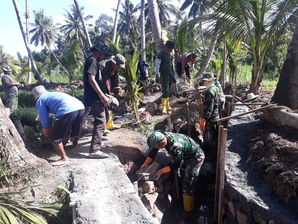 Berikan Dampak Positif di Desa Kesik dan Desa loyok Melalui Program TMMD Ke-121 Kodim 1615/Lotim