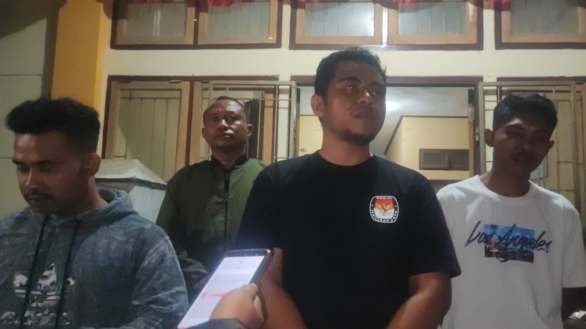 Heboh: Kantor PPK Namlea Dikepung Pendukung AMANAH