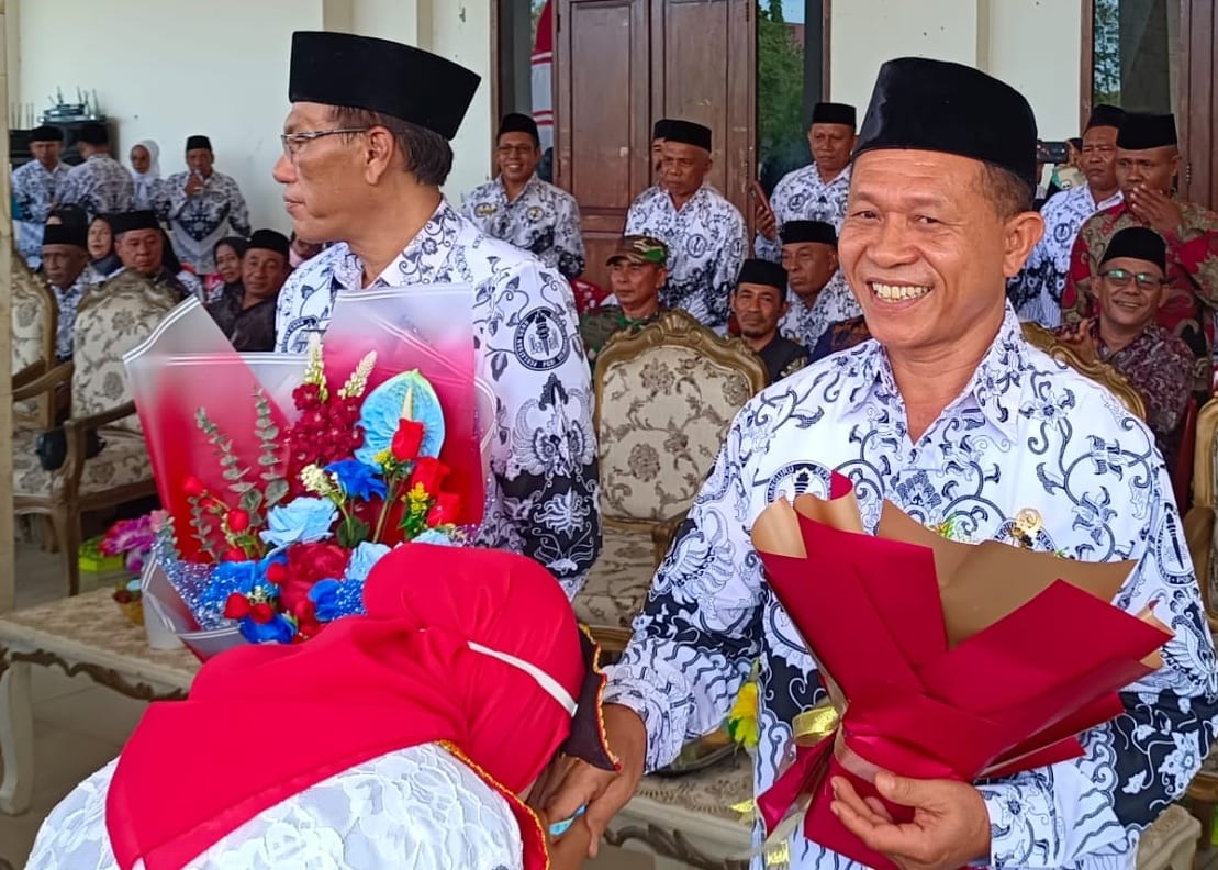 Ketua DPRD Buru Hadiri HUT PGRI Yang Ke-79