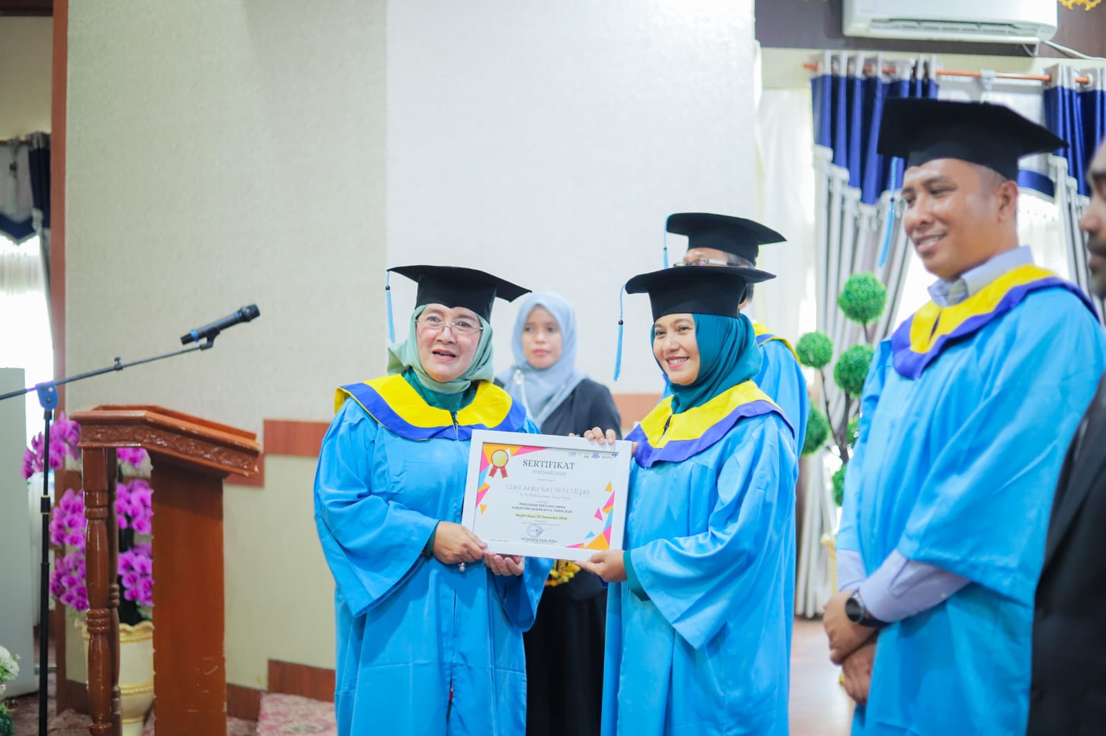 Sinergi dengan BKKBN Aceh, Pemkab Nagan Raya Wisuda 82 Lansia