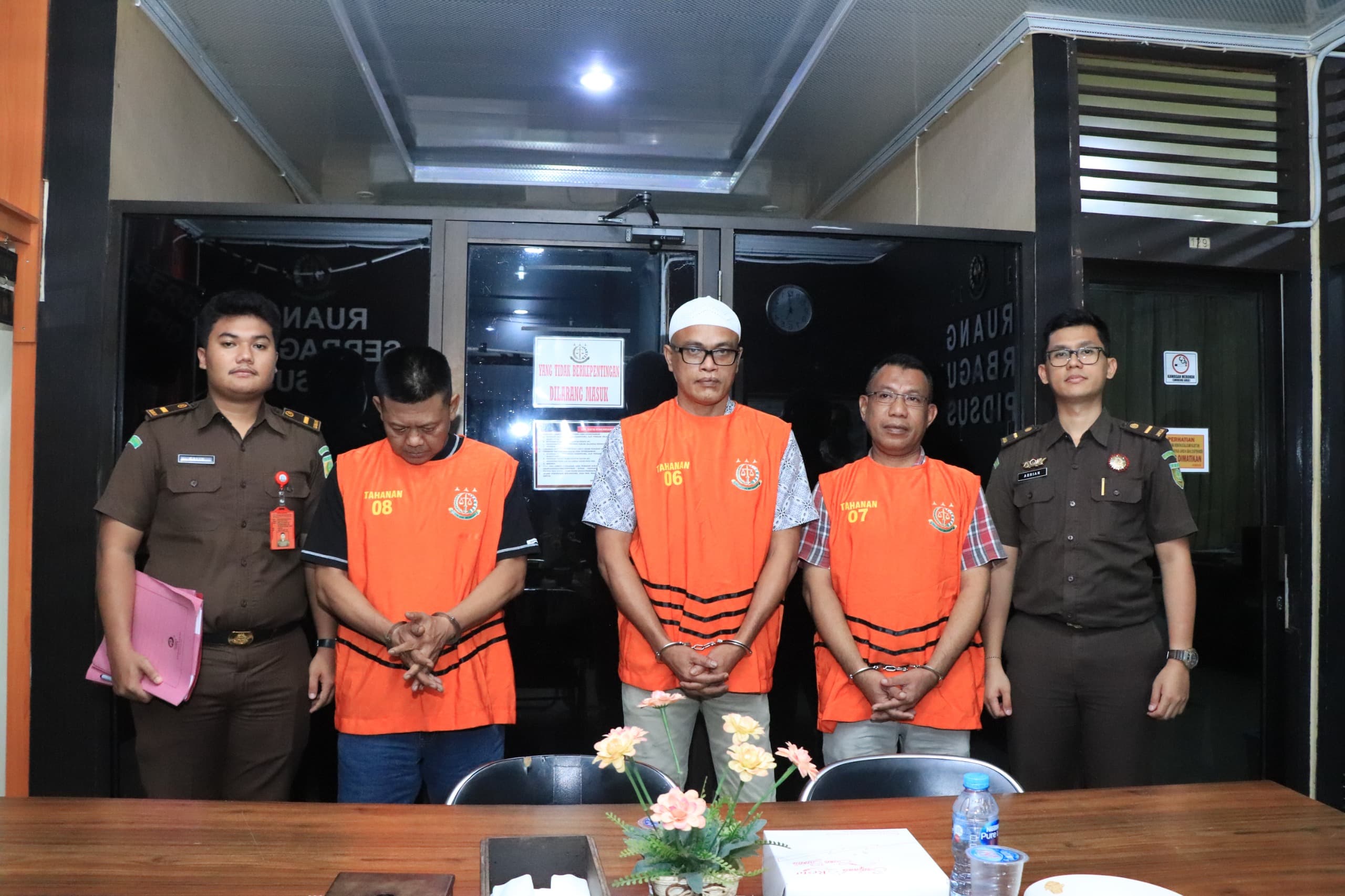 Berkas Rampung' Kejati Maluku Terima Tersangka Korupsi Alkes Di Dinas Kesehatan Buru