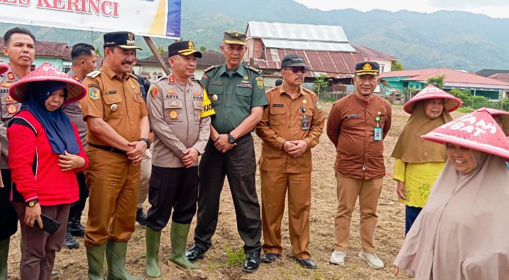 Polres Kerinci Dukung  Swasembada Pangan Tanam Jagung Serentak