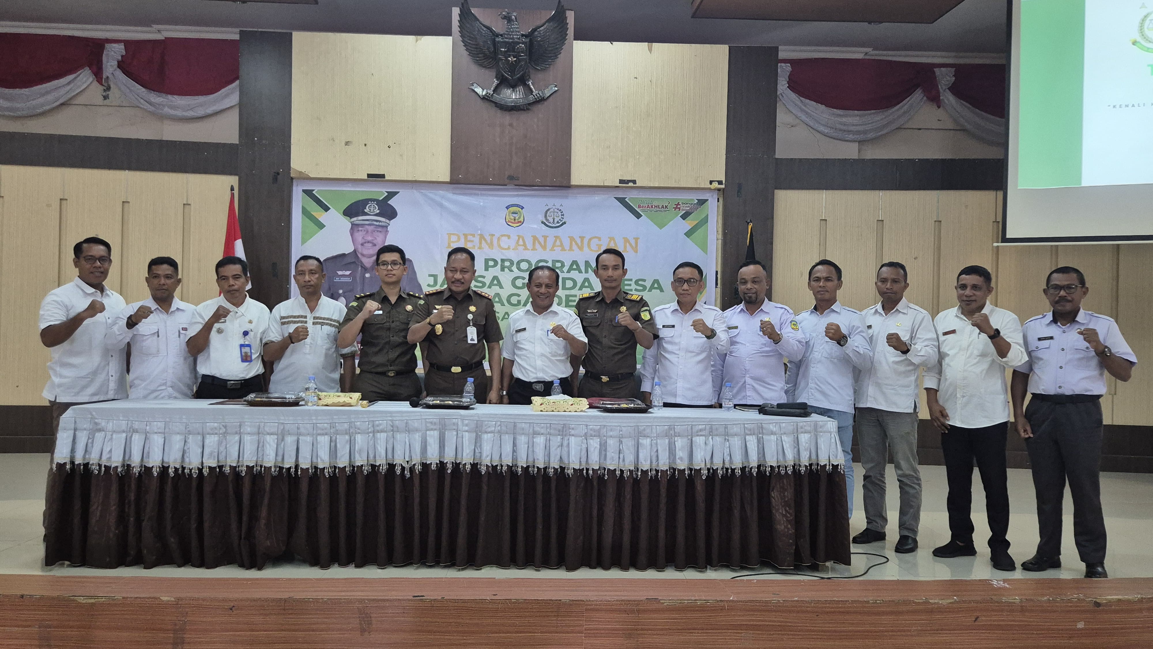 Kajari Buru Buka Program Acara  Jaksa Garda Desa