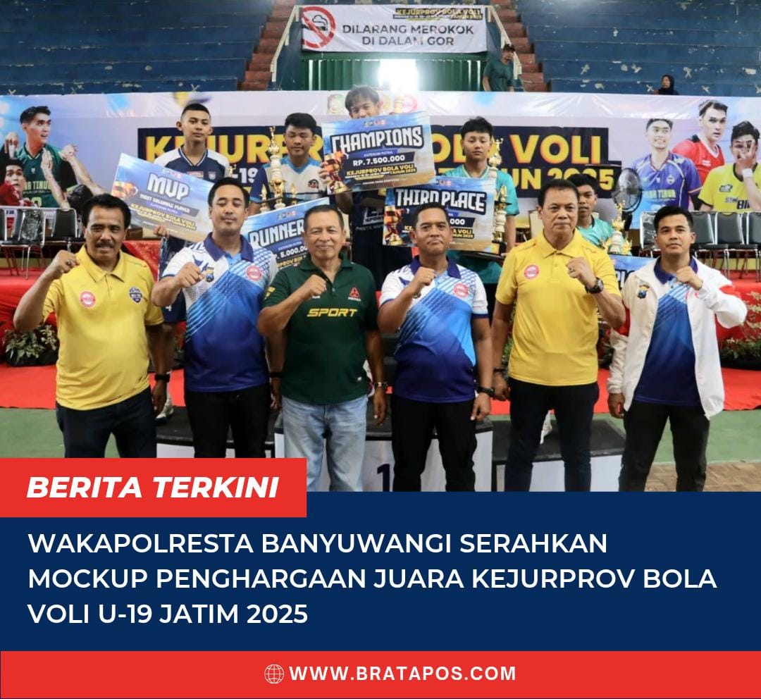 Wakapolresta Banyuwangi Serahkan Mockup Penghargaan Juara Kejurprov Bola Voli U-19 Jatim 2025
