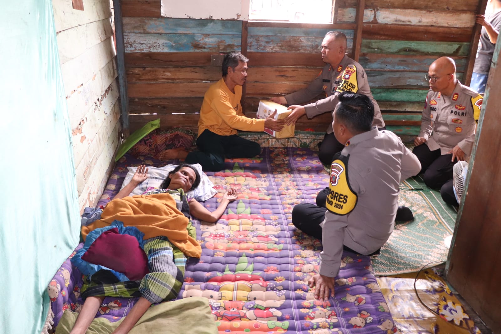Curhat kamtibmas &amp; Tali Asih, Kapolres Karimun Sambangi Masyarakat Kec. Karimun