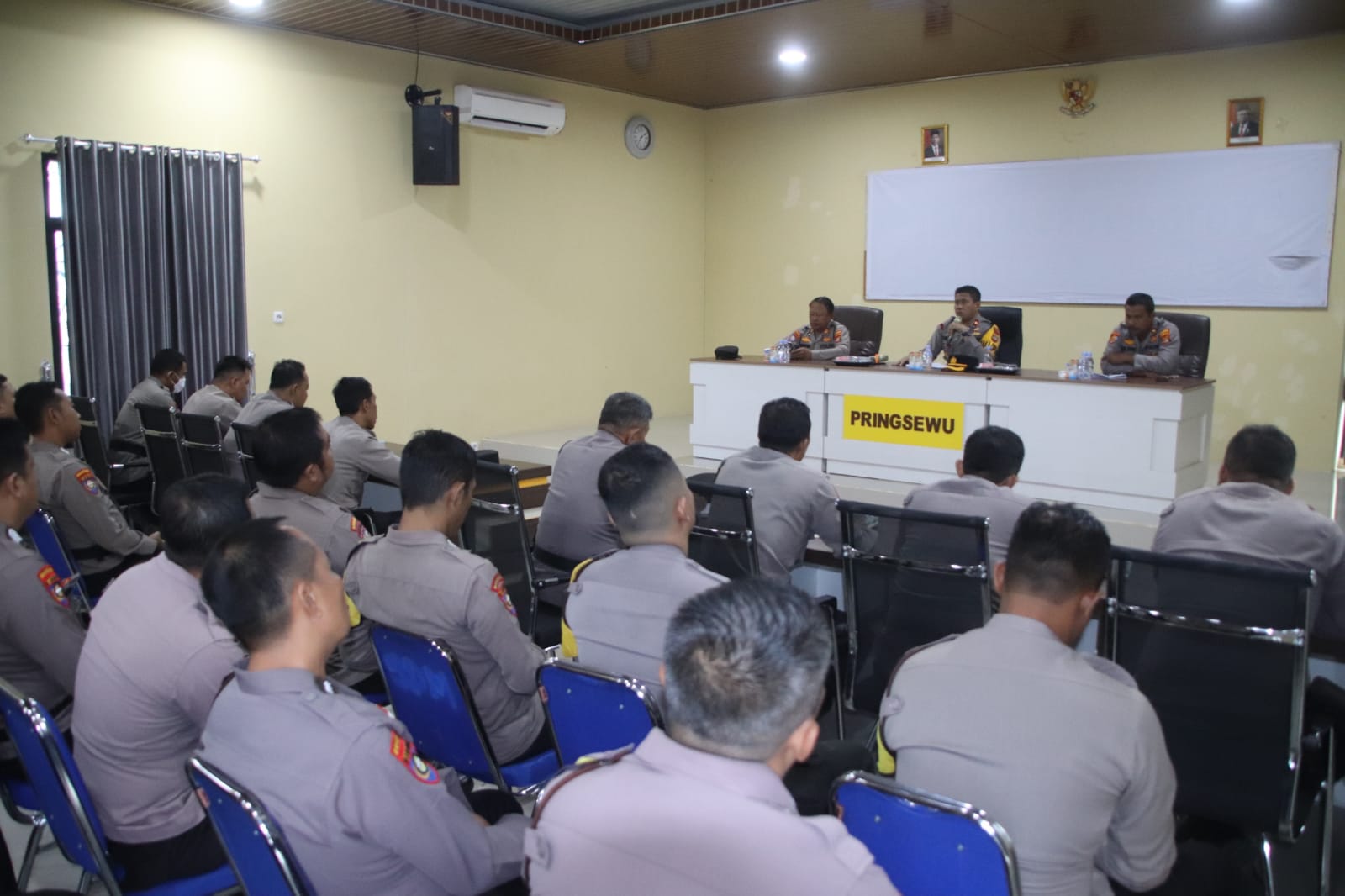 Bhabinkamtibmas Polres Pringsewu Diberikan Arahan Khusus Menjelang Pemilu 2024