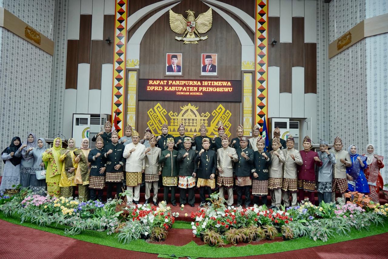 Rapat Paripurna Istimewa HUT ke 15 Kabupaten Pringsewu di Hadiri Asisten Administrasi Umum Setdaprov Lampung