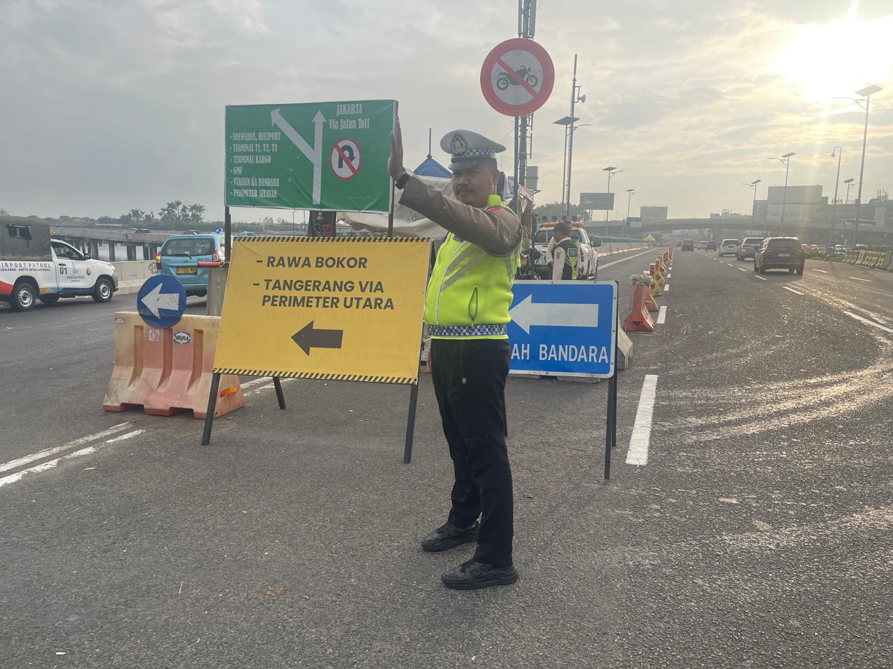 Atur Lalin pada Arus Balik Lebaran 2024, Satlantas Polresta Bandara Kerahkan Personel