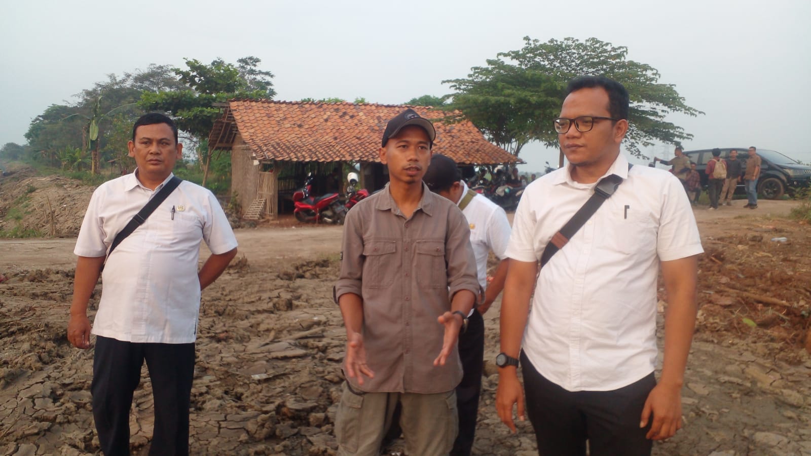 Monitoring Normalisasi di Kabupaten Bekasi, Agung Mulya Ajak Masyarakat Rawat Aliran Sungai