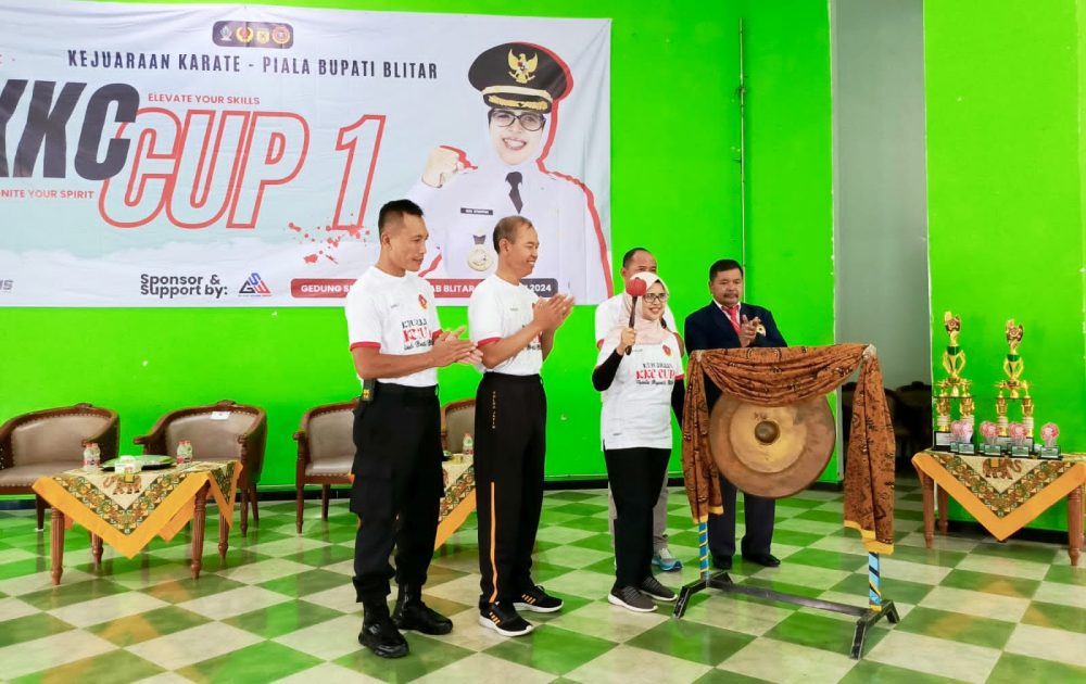 Dukung Prestasi Generasi Emas, Bupati Blitar Buka Kejuaraan Karate Tingkat Pelajar Se-Blitar Raya 2024