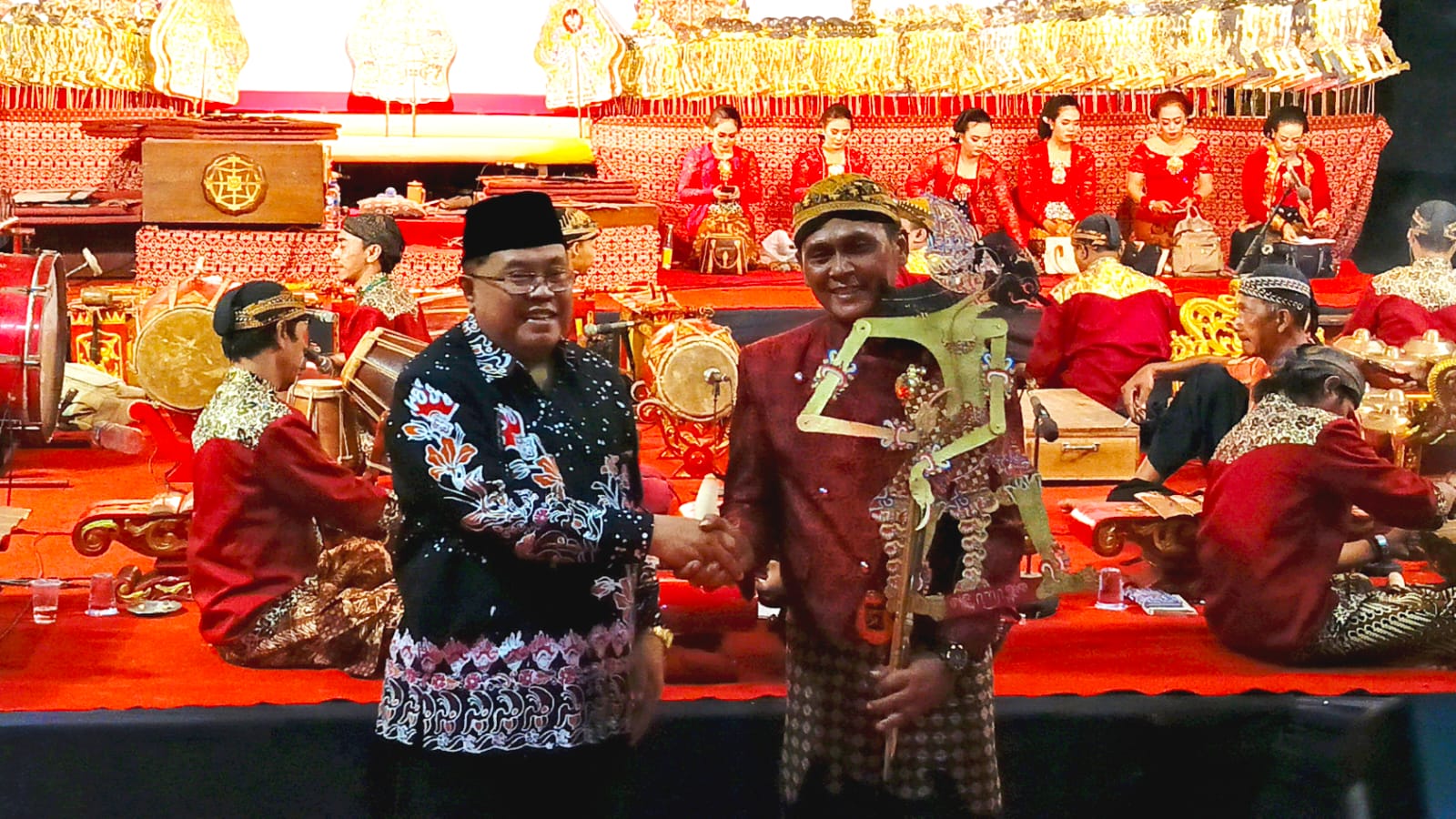 Wali Kota Blitar Hadiri Pagelaran Wayang Kulit Dalam Rangkaian Bulan Bung Karno