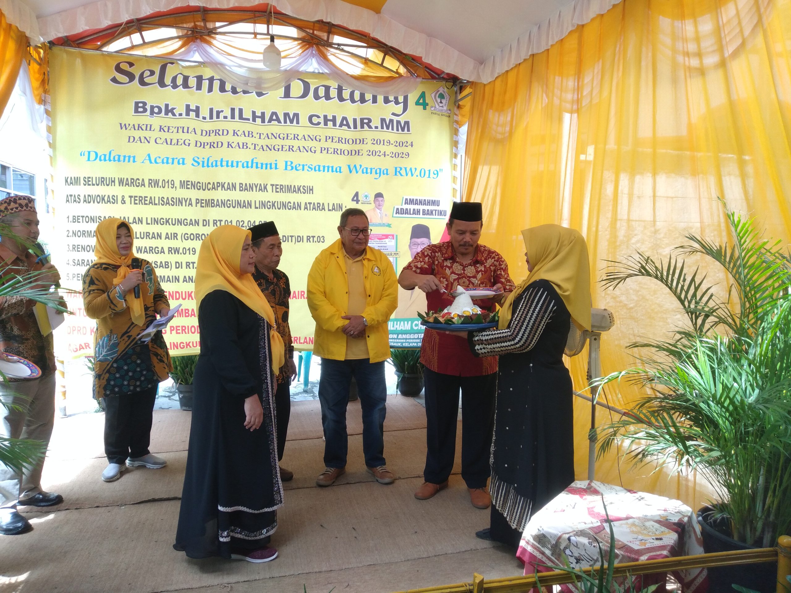 H ILham Chair Kunjungi RW 19 Blok RG Dasana Indah DiSambut Warga