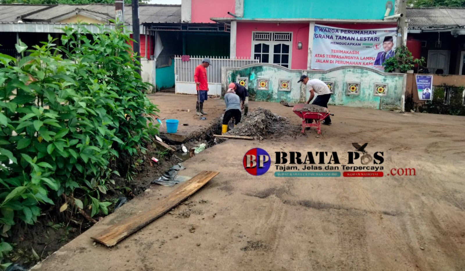 Diduga Peningkatan Jalan Graha Taman Lestari Kenten Tidak Sesuai Spesifikasi