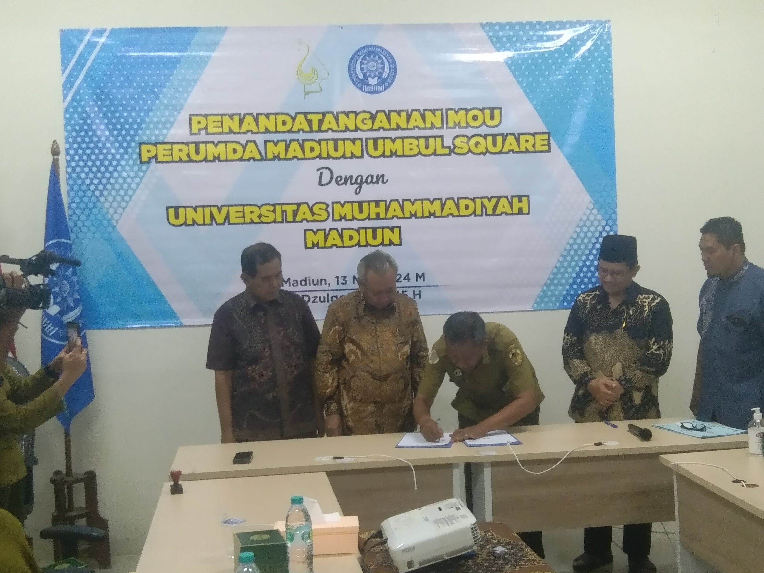 Penandatanganan MOU Catur Darma Perguruan Tinggi, Oleh UMMAD dan Madiun Umbul Square