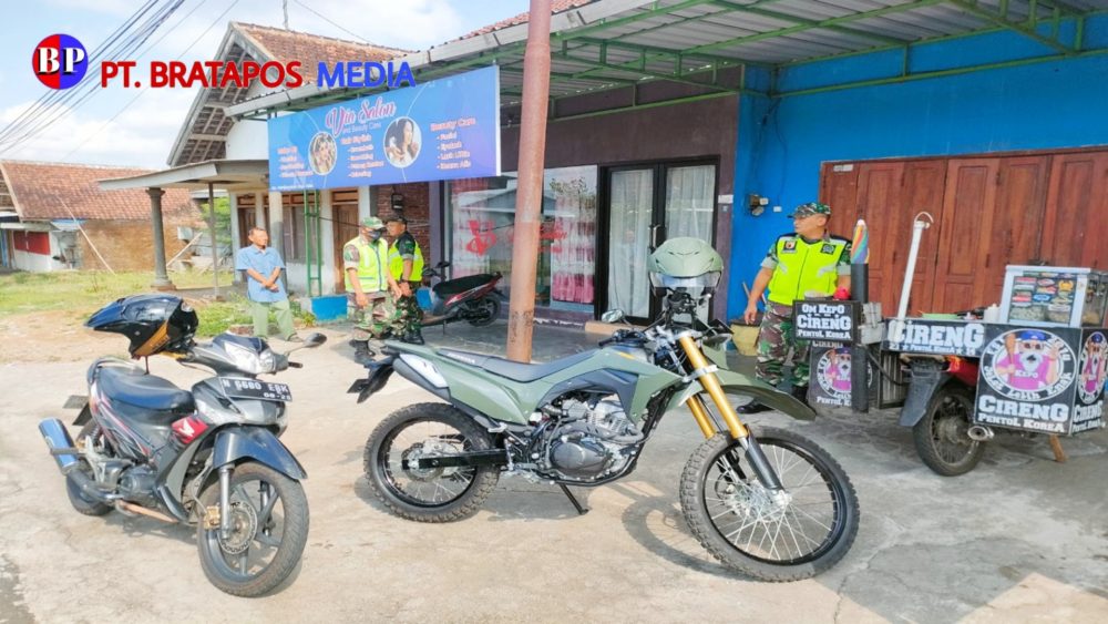 Ciptakan Situasi Yang Aman Dan Kondusif, Anggota Koramil Jajaran Kodim 0808/Blitar Laksanakan Patroli
