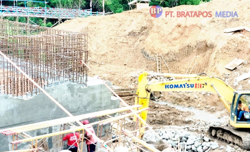 Pengerjaan Proyek Jembatan Dawuhan Kademangan Blitar Diperpanjang, Kontraktor Pelaksana Pastikan Tidak Molor Lagi