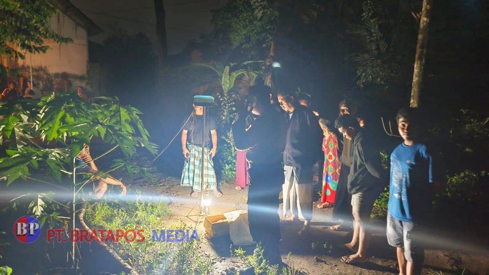 Polsek Srengat Datangi TKP Penemuan Bayi Yang Tergeletak di Tanah Pekarangan Warga Darungan Srengat
